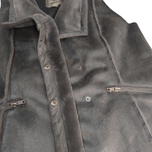 Maurices Womens Dark Gray Faux Suede Vest Shimmer Faux Fur Lining Snap Size L - Picture 6 of 9